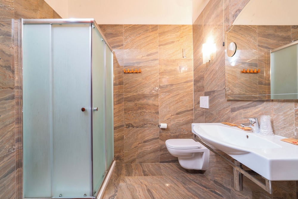 Hotel Tirreno 42/43