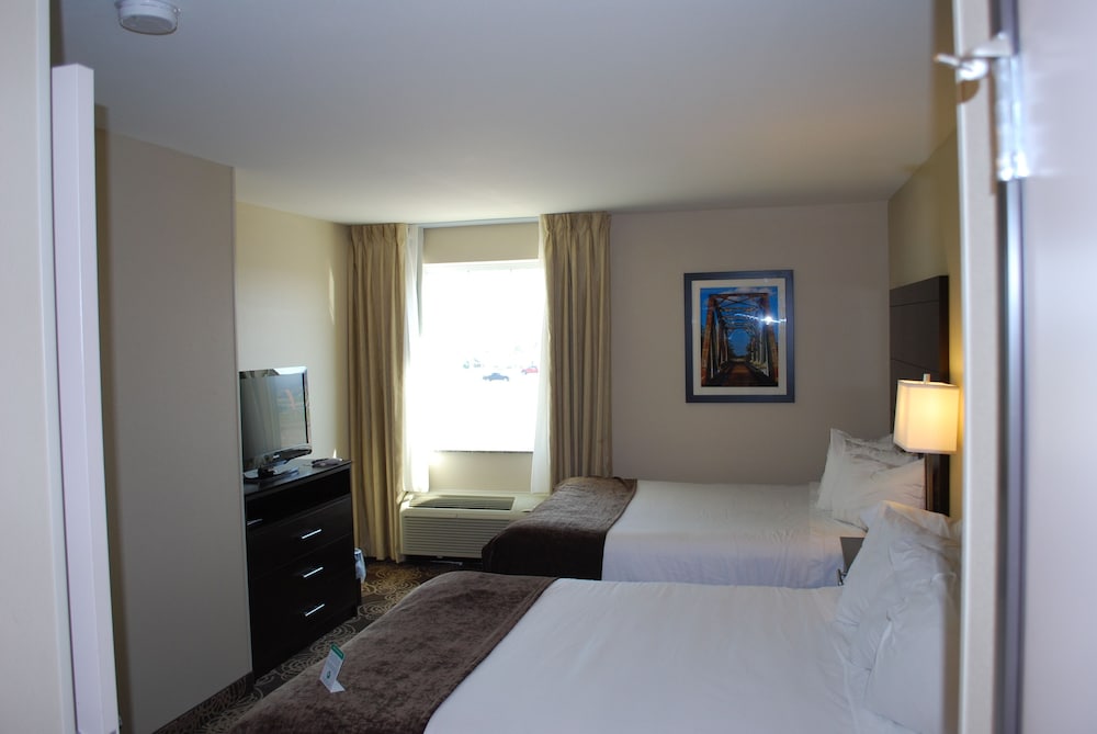 Landmark Suites 16/50