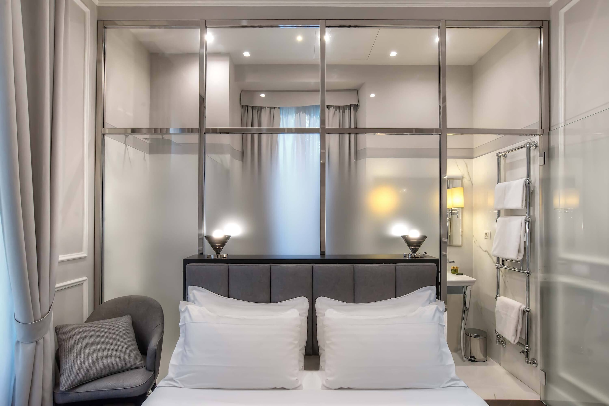 Superior, Queen Bed, Florence Luxury Guest House 3/6