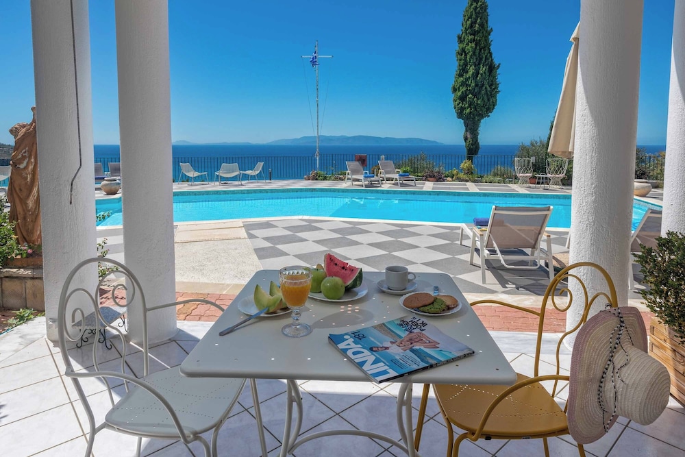 Garbis Villas 37/50