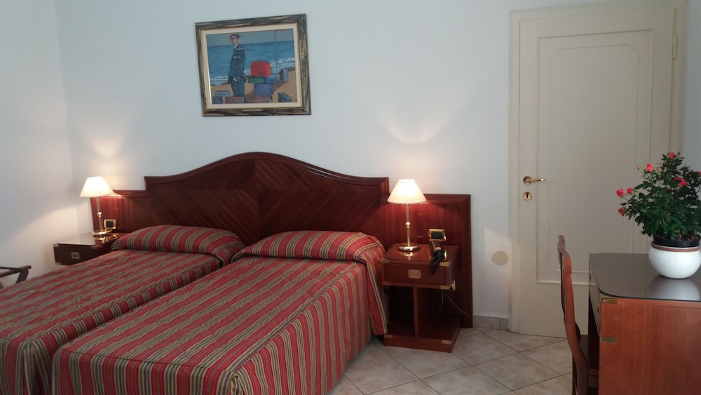 Albergo Italia 24/42