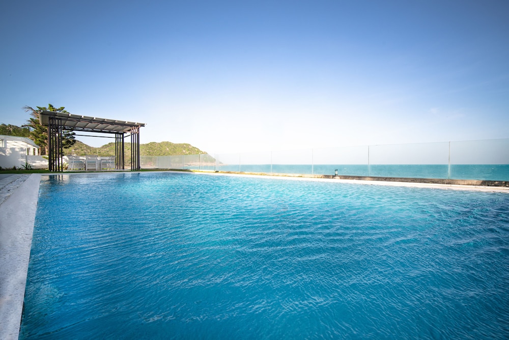 Fleur de Lys Resort & Spa Long Hai 90/94