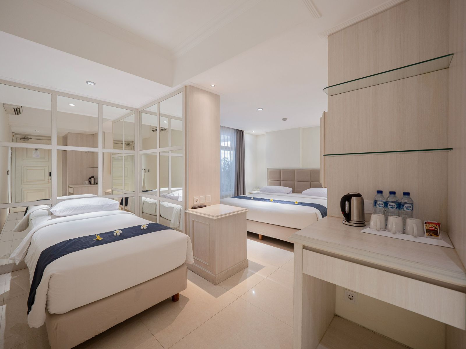غرفة عائلية، Alron Hotel Kuta Powered by Archipelago 4/4