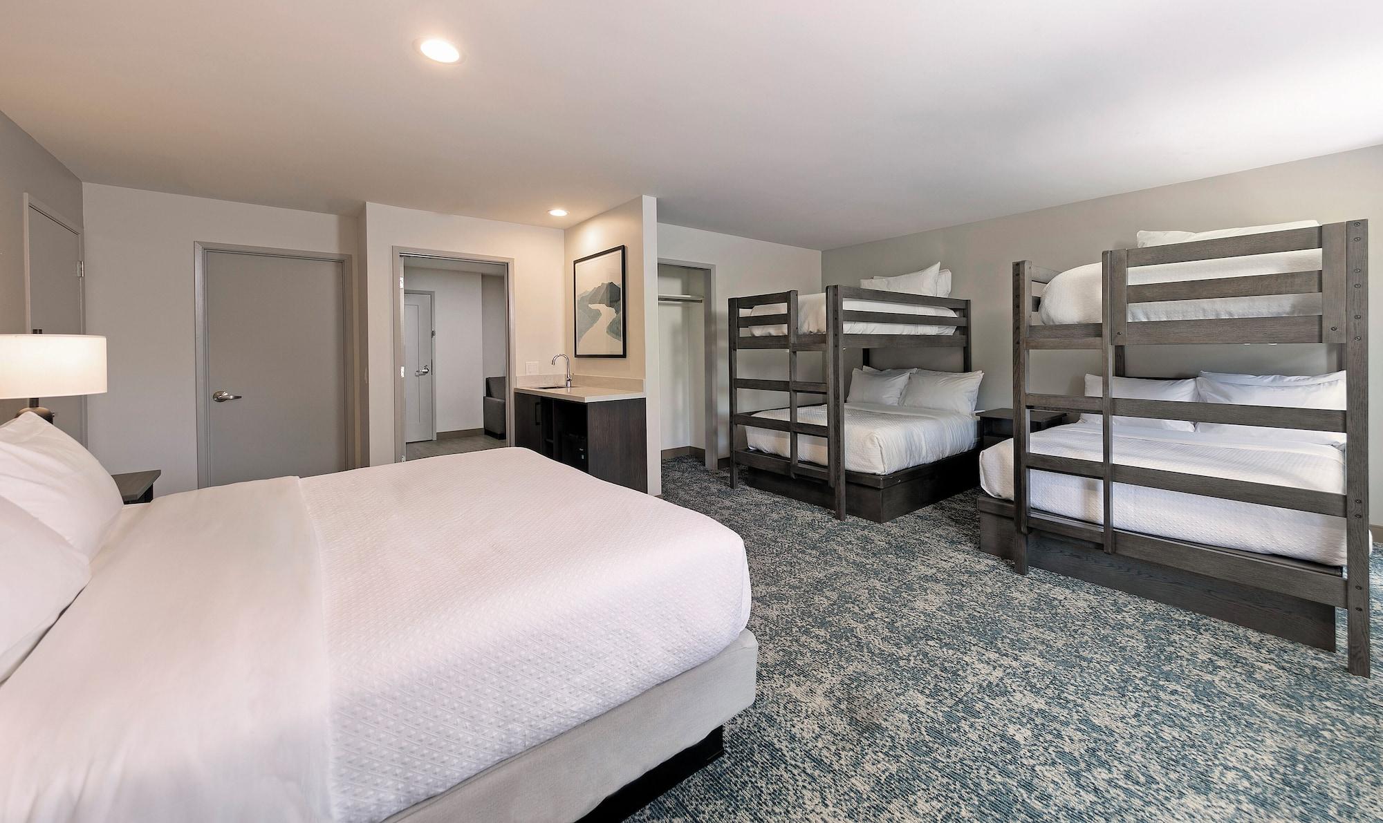 Room, Multiple Beds
