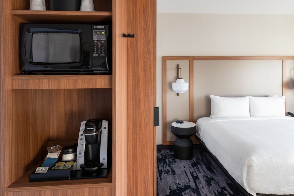 Fairfield Inn And Suites By Marriott San Francisco Pacifica Ex Holiday Inn Express Hotel Suites 26/50