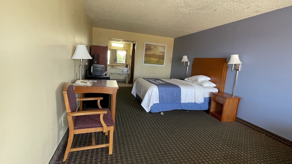 Days Inn by Wyndham Salina South 25/60