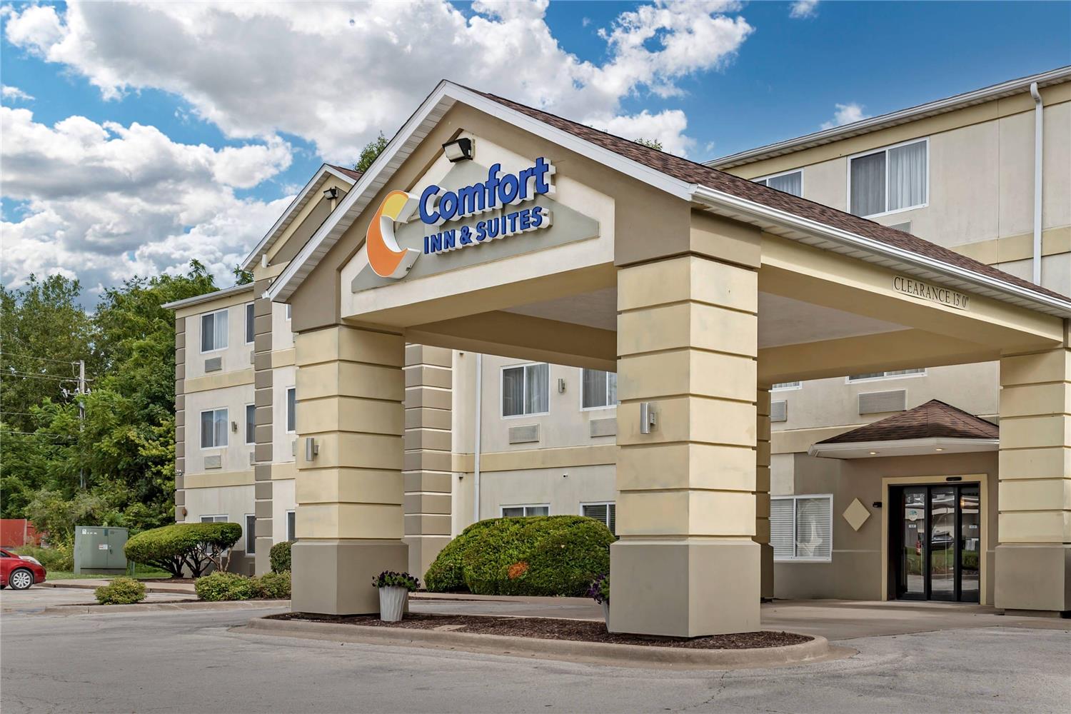 Comfort Inn & Suites East Moline near I-80 23/29