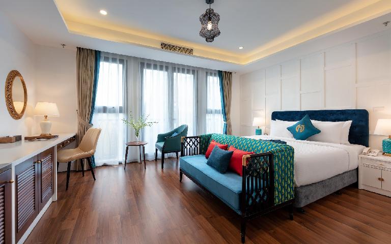 Junior Suite, King Bed