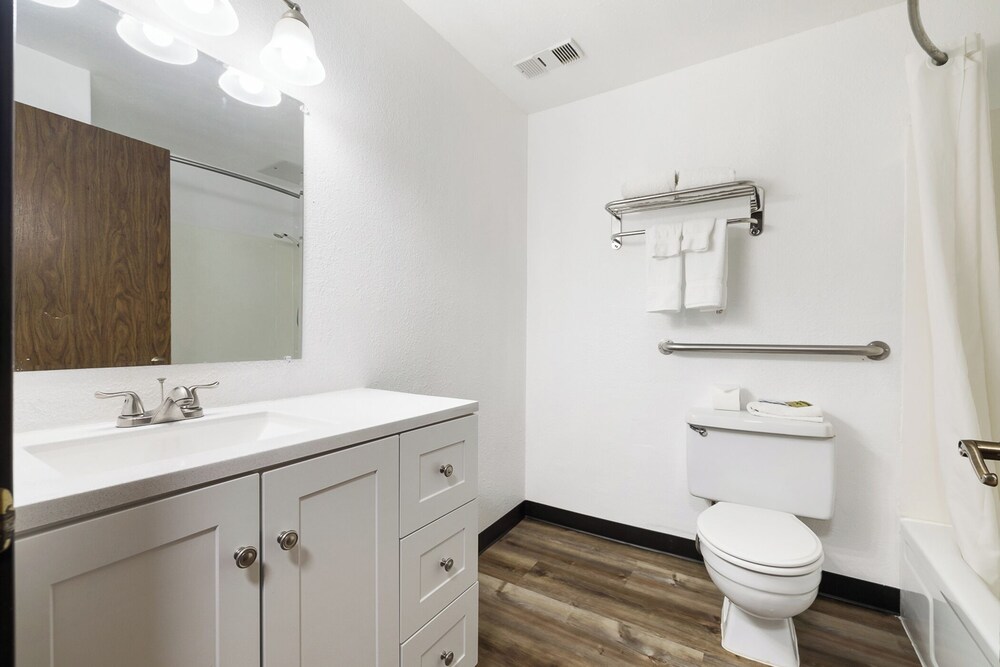 Kennewick Suites 58/58