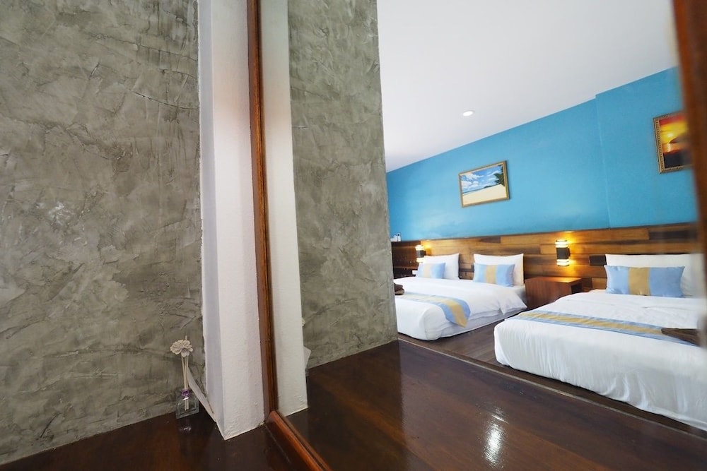 Hatzanda Lanta Resort 30/64
