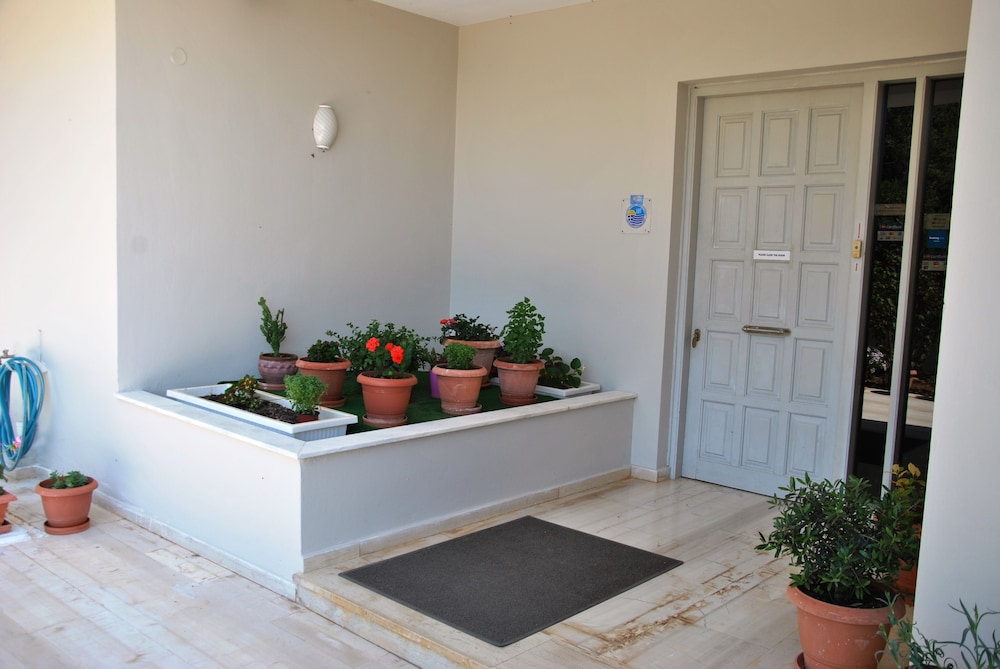 Filoxenia Hotel Apartments 7/41