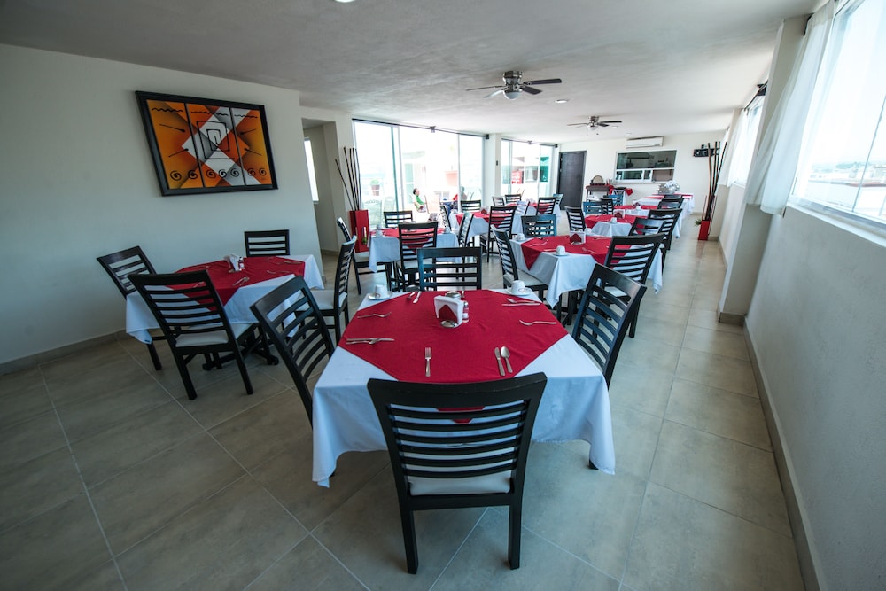 Portonovo Plaza Puerto Vallarta 40/46
