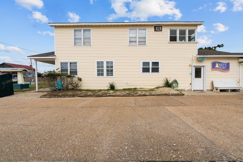 Oceanside Court By Kees Vacations 60/65
