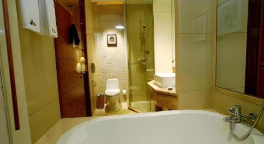 Huana Hotel Minhang Shanghai 47/49