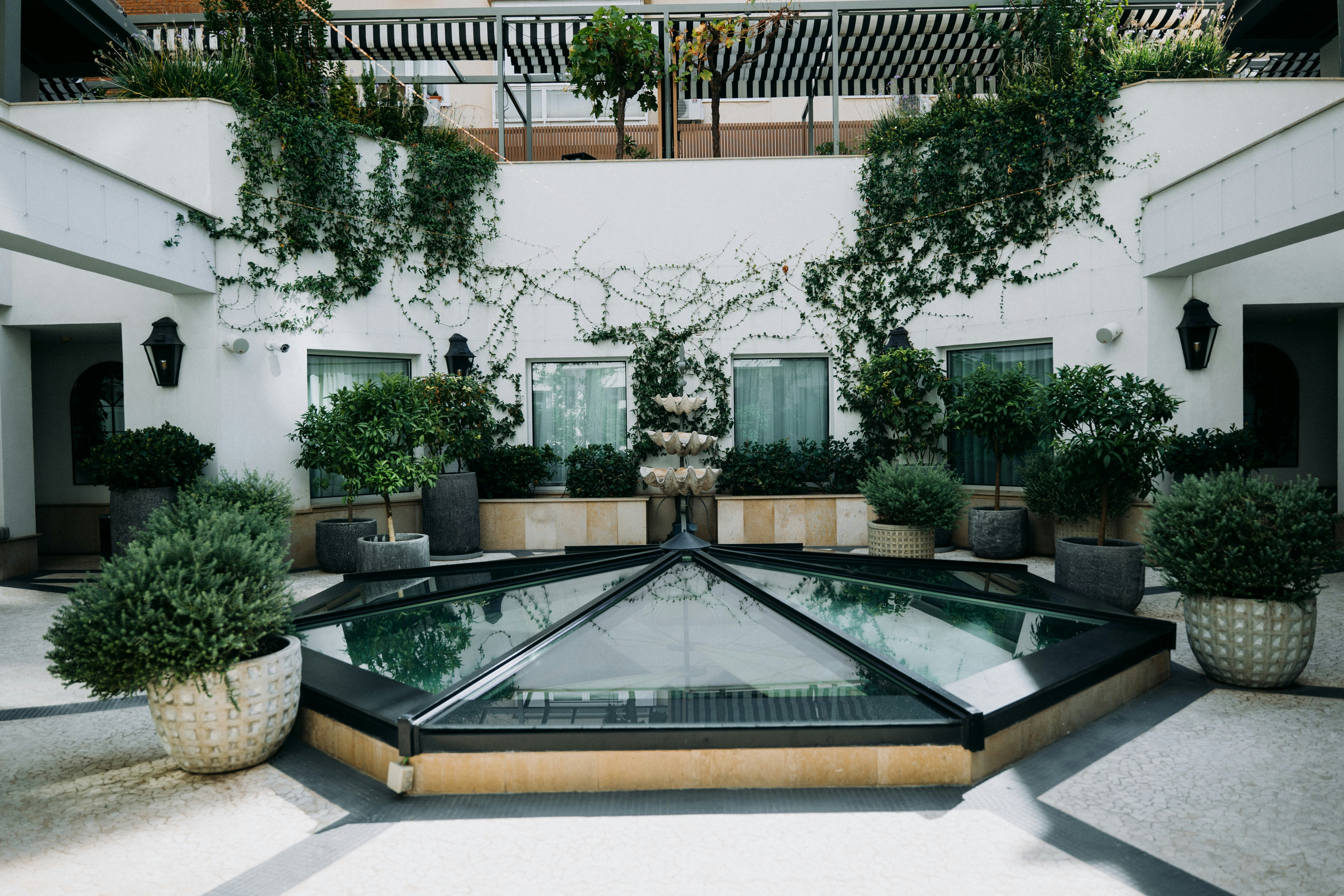 Bless Hotel Madrid 49/84