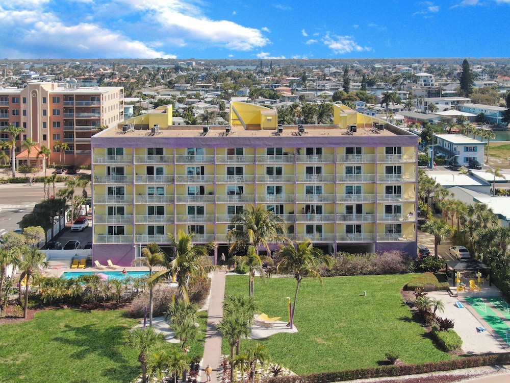 South Beach Condo Hotel 6/50