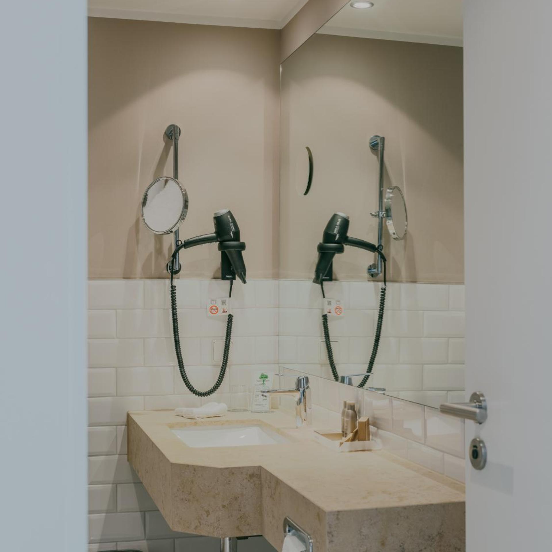 جناح جونيور، Bad Hotel Uberlingen 5/5