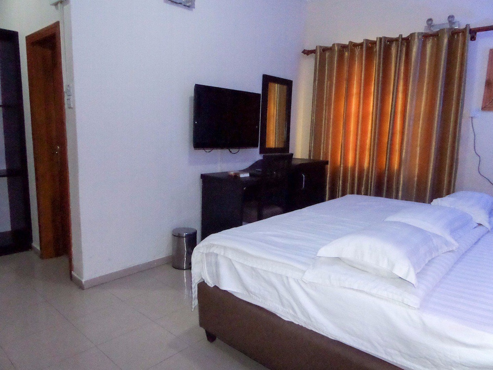 Gilford View Hotels Ltd 13/25