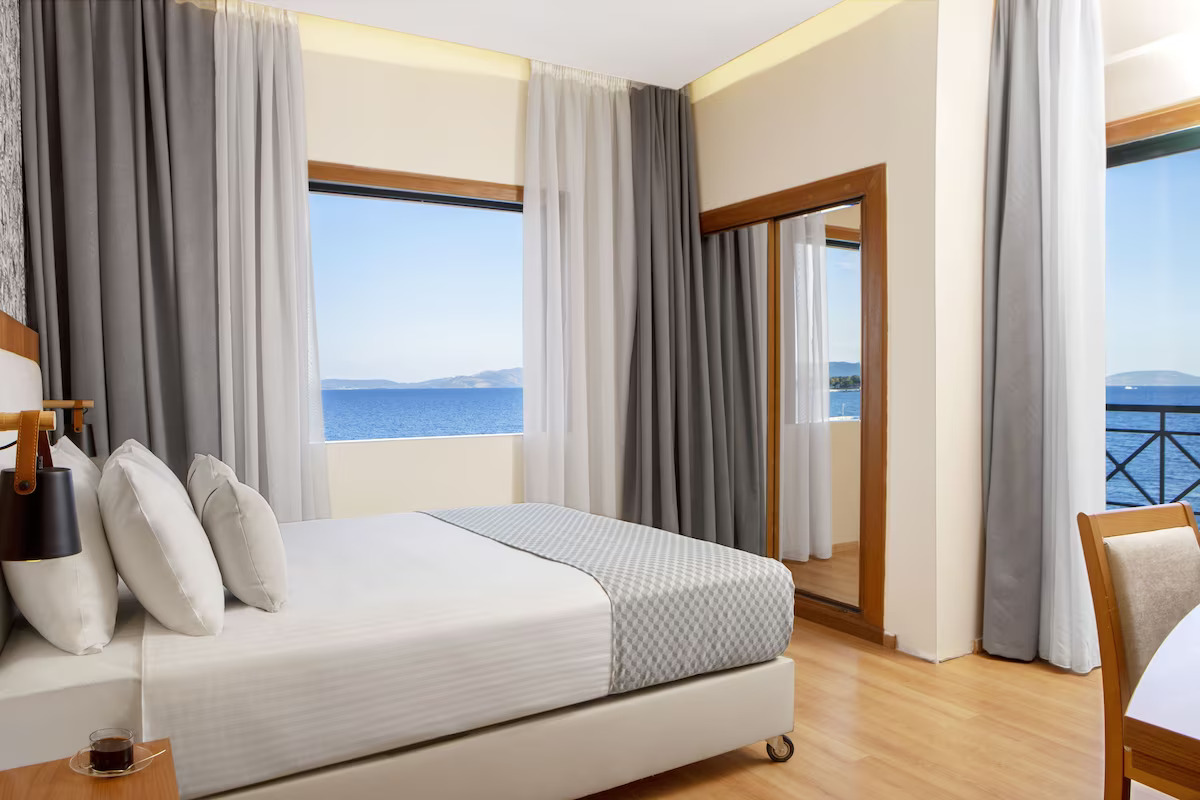 Premium, Suite, Lateral Side Sea View
