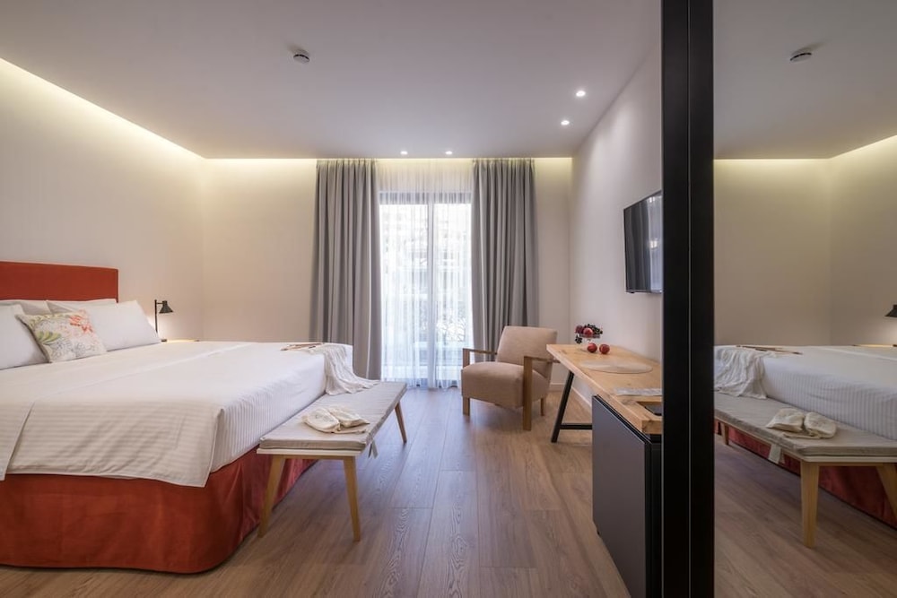 ROOM, DOUBLE BED, BALCONY