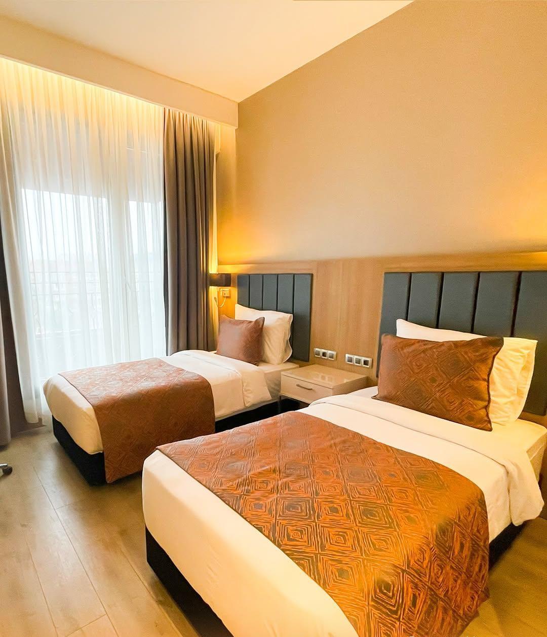 Type A, Deluxe, Twin Beds
