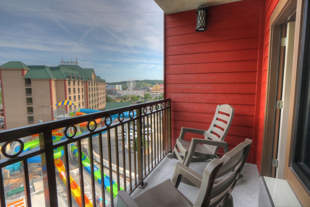 Country Cascades Waterpark Resort 50/68