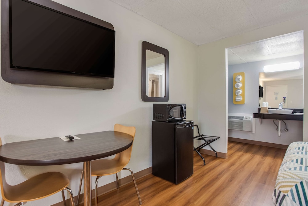 Motel6 Walterboro, SC 30/37