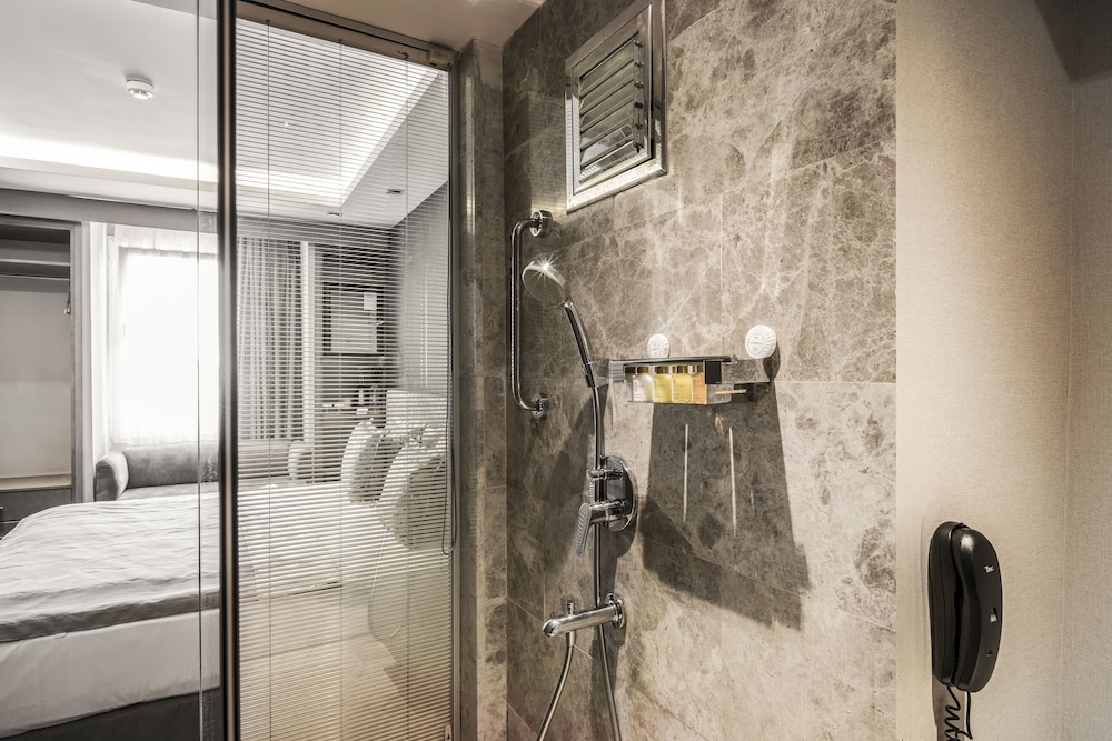 AHC Grand Bazaar Hotel 15/64