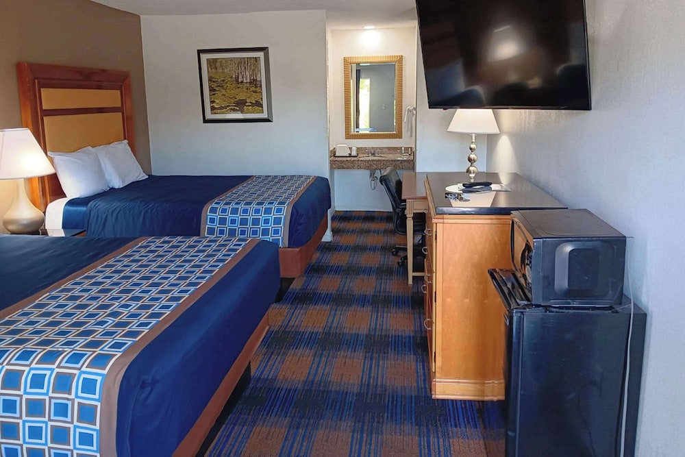 غرفة قياسية بسريرين كوين للمدخنين، Rodeway Inn Lake City I-75 5/6
