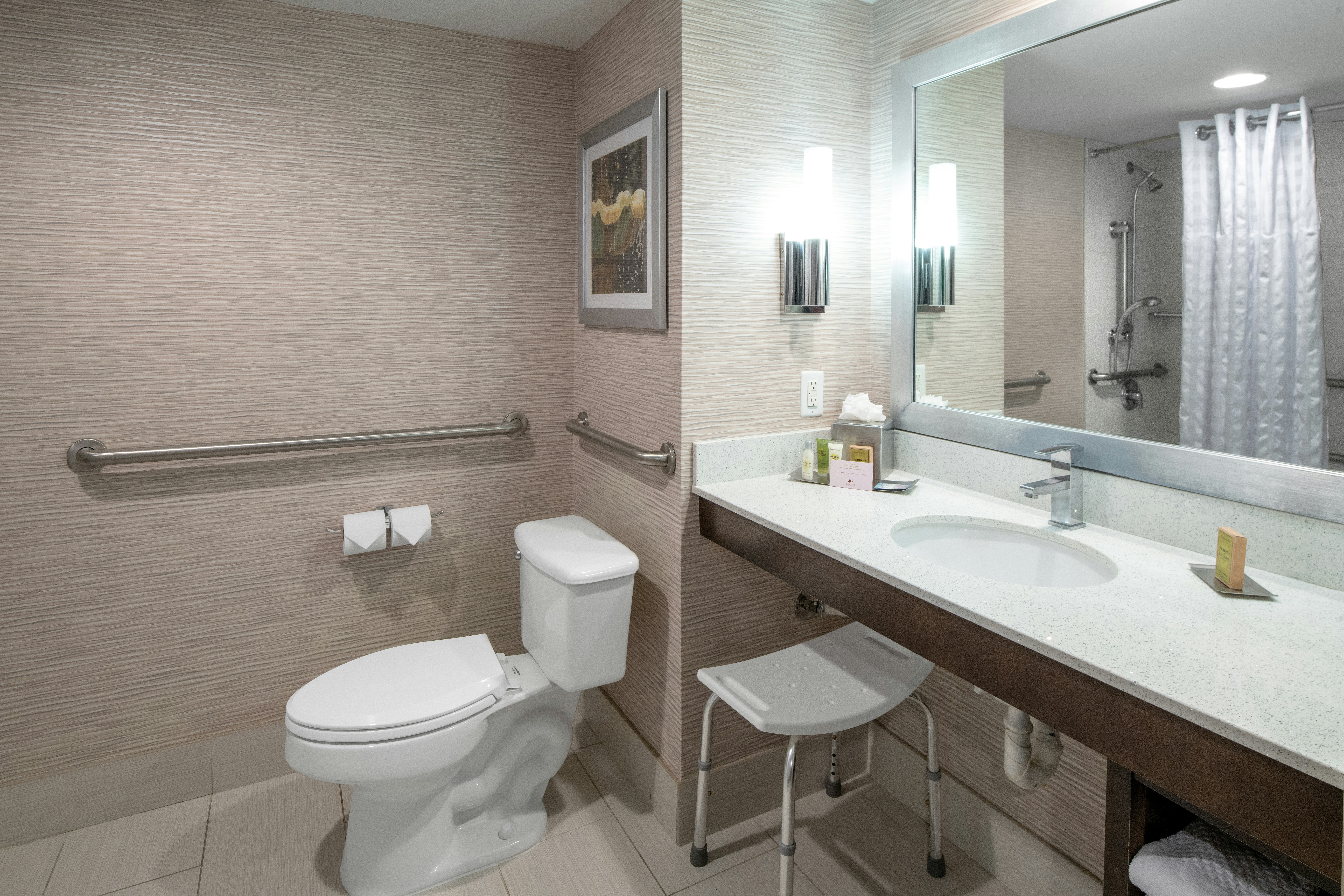 ROOM, 2 QUEEN BEDS, ACCESSIBLE