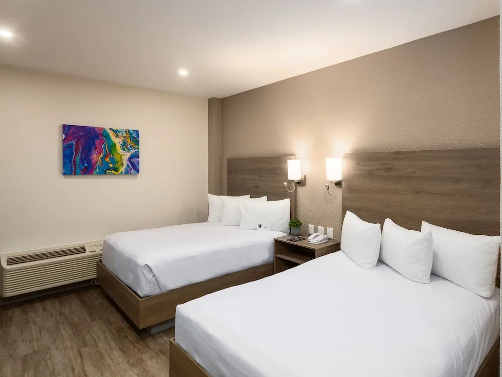 Hotel Mesaluna Short and Long Stay 27/74