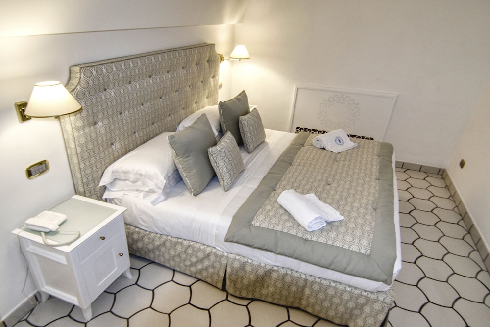 Hotel Palazzo Confalone 24/70