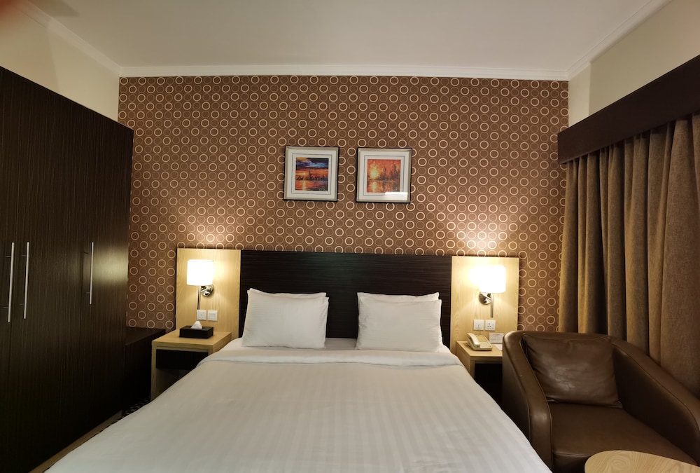 Fortune Karama Hotel 6/40