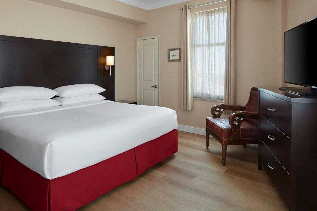 Heritage, Suite, King Bed, Sofa