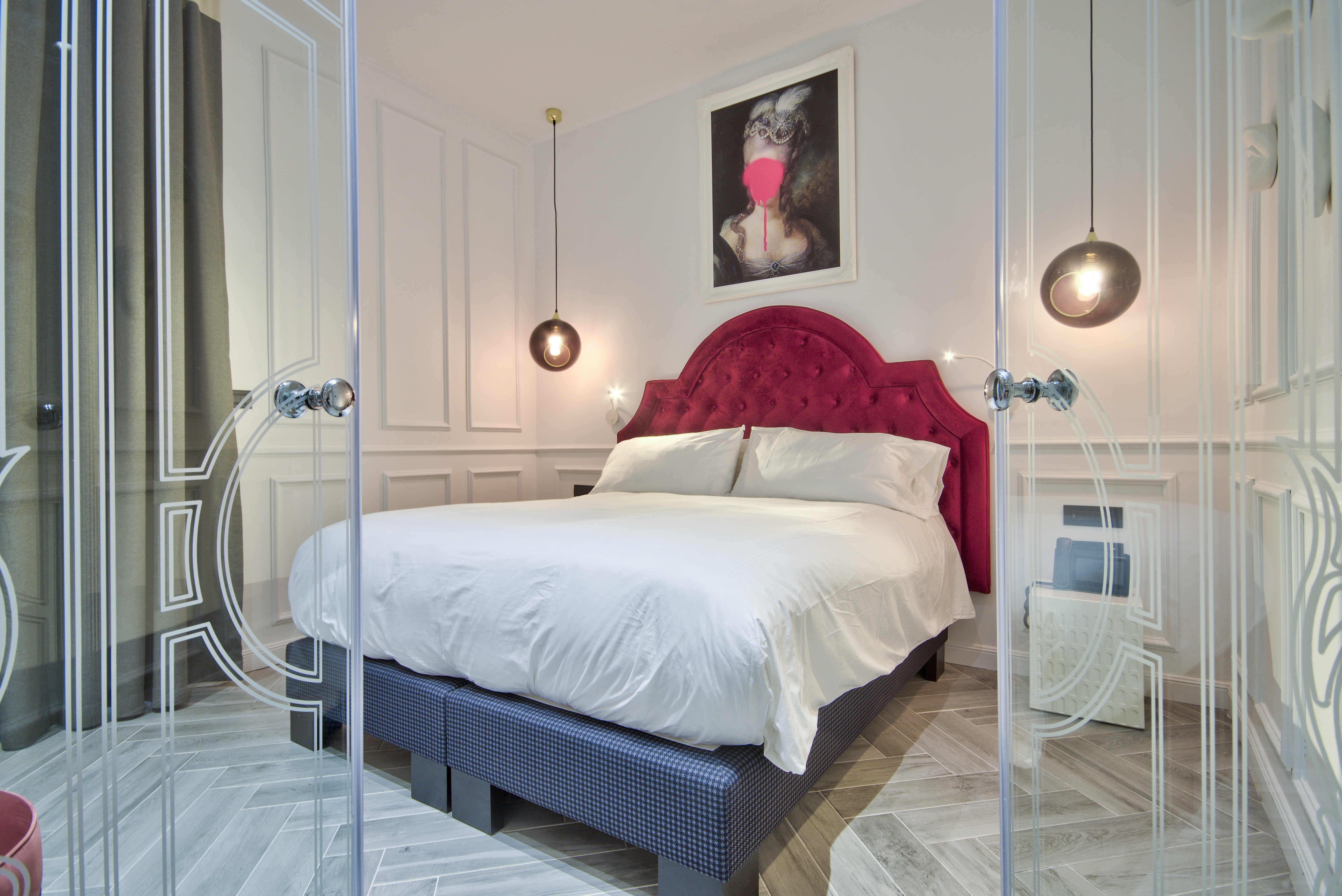 DELUXE, SUITE