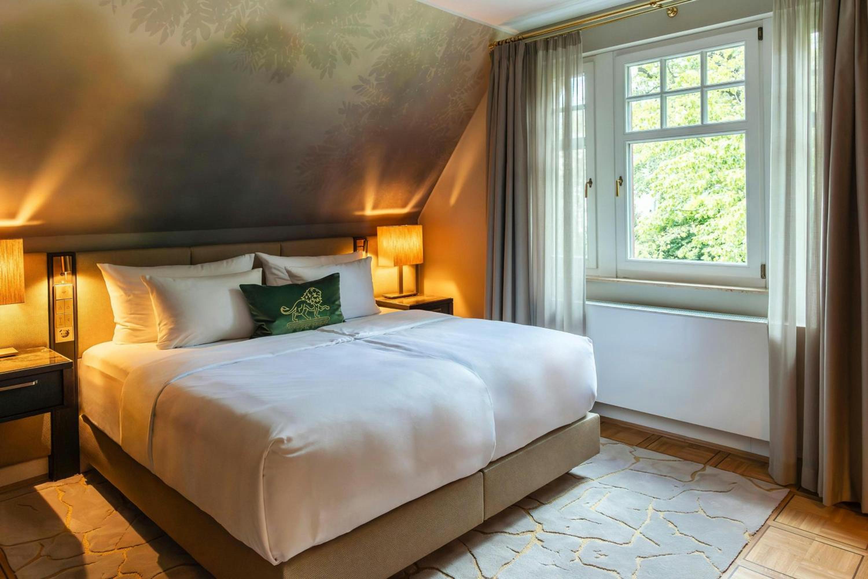 Premium, Suite, King Bed, Sofa