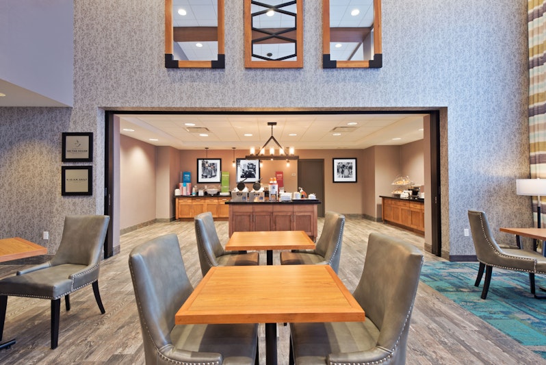 Hampton Inn & Suites North Huntingdon-Irwin 34/45