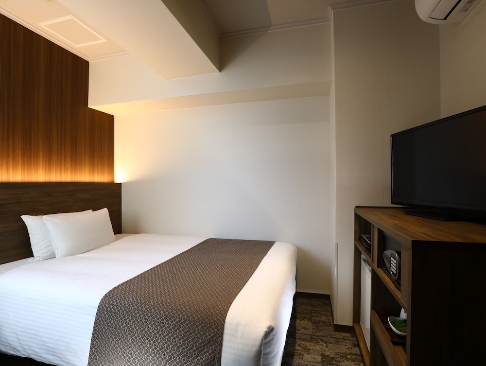 ECONOMY, DOUBLE BED, NO CLEANING SERVICES