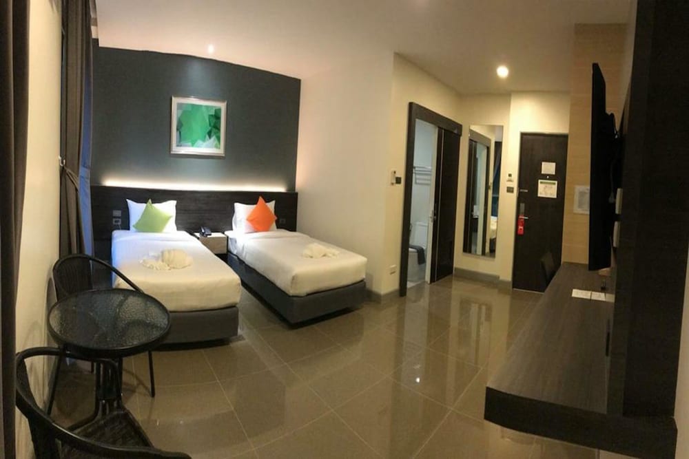 Clover Hotel Hatyai 24/58