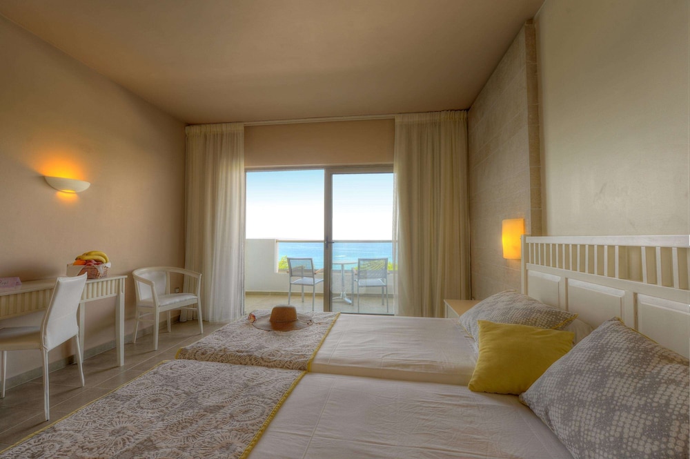 Porto Angeli Beach Resort 39/76
