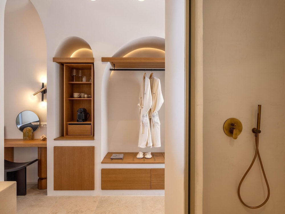 SANTO MINE OIA SUITES 5/45