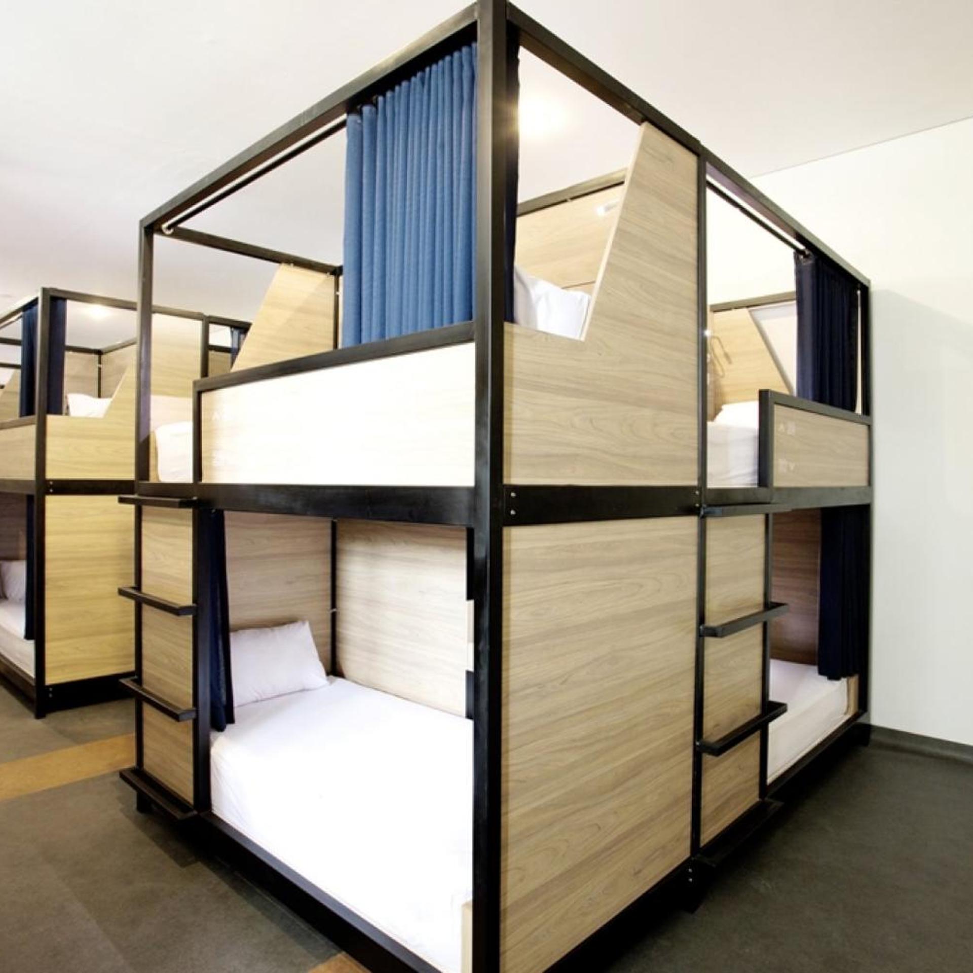 Mixed Dorm, Cabin