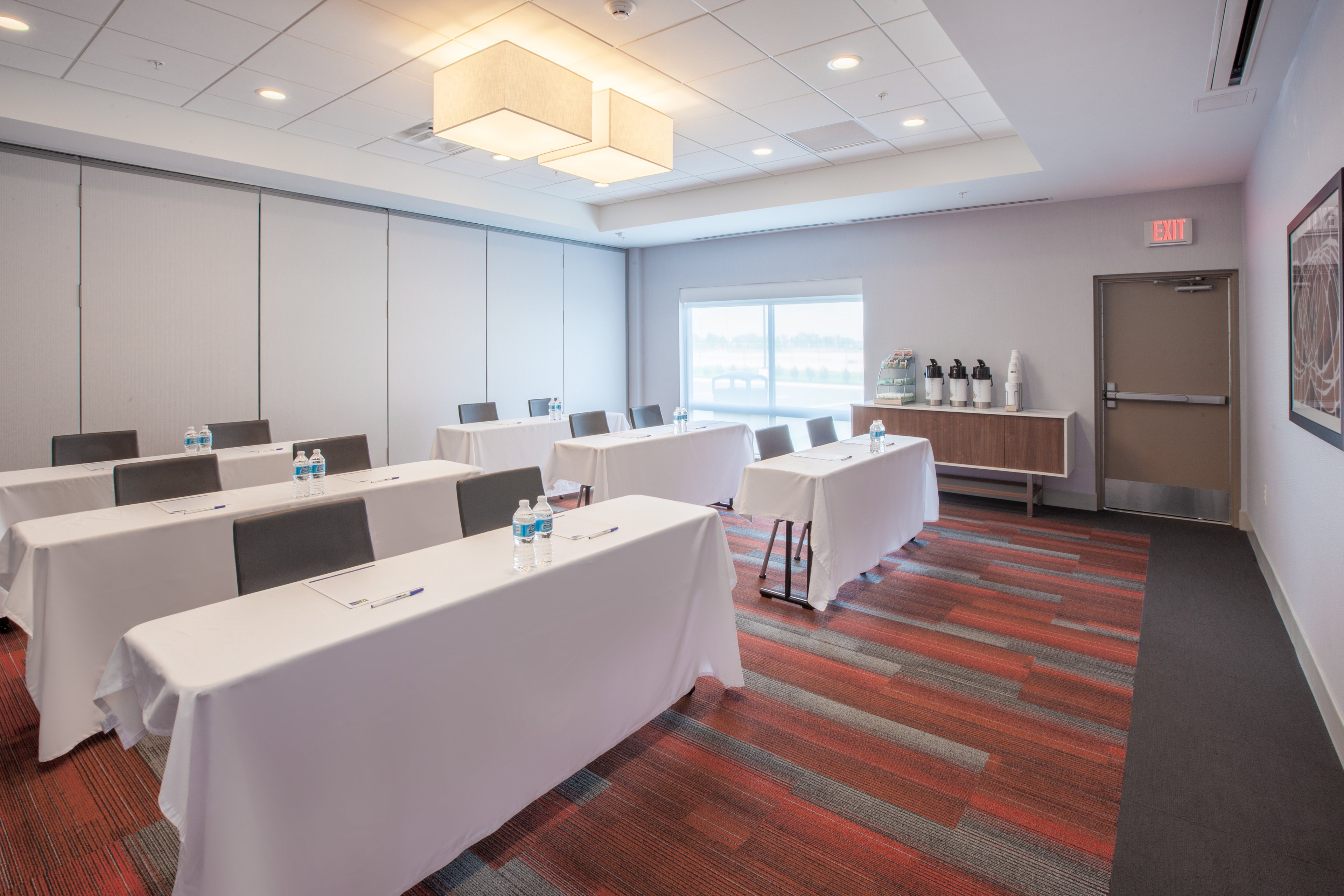 HOLIDAY INN EXPRESS & SUITES INDIANAPOLIS NE - NOBLESVILLE 63/66