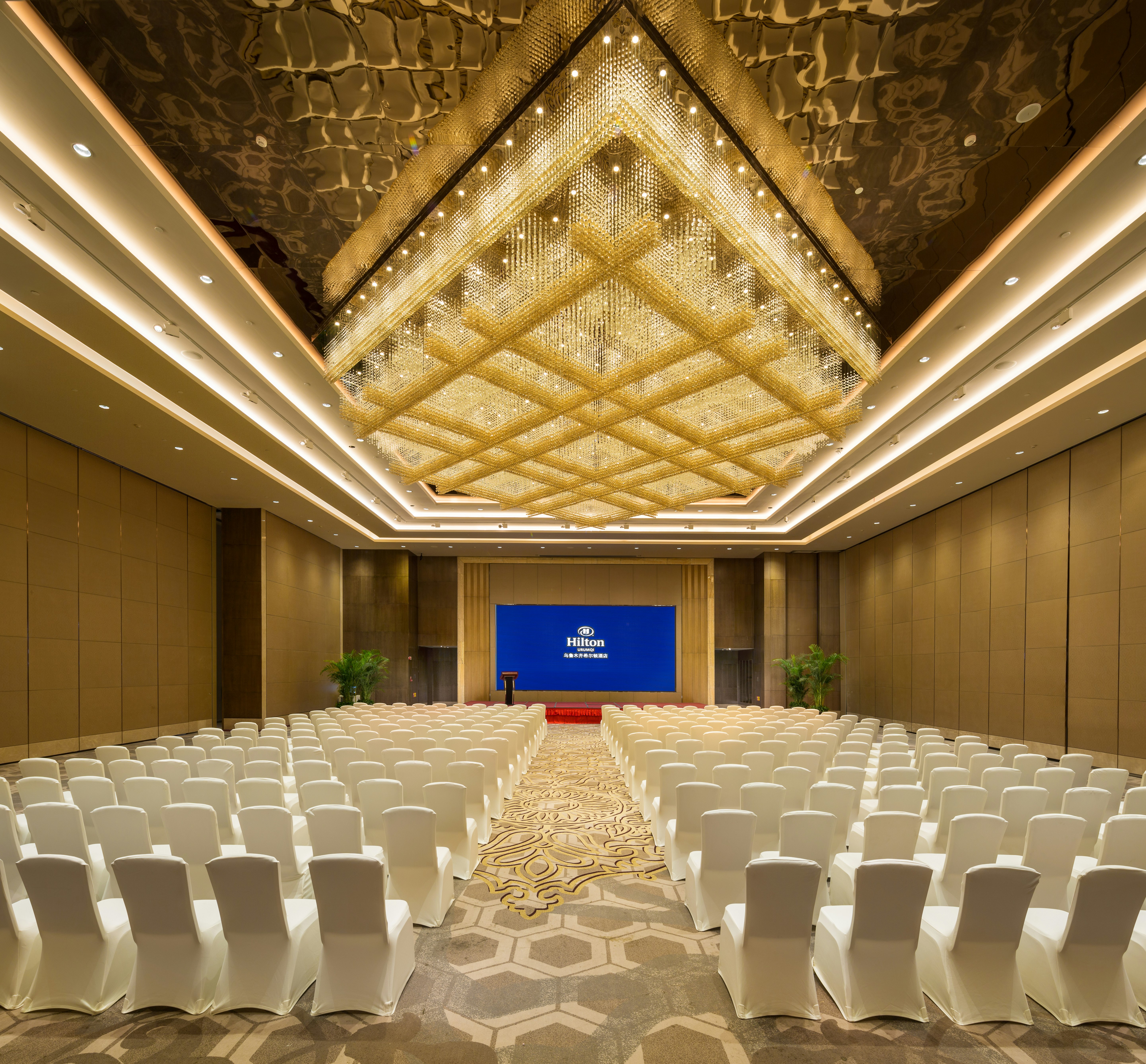 Hilton Urumqi 55/63
