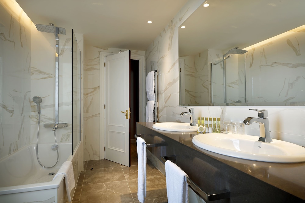 Eurostars Hotel Real 21/76