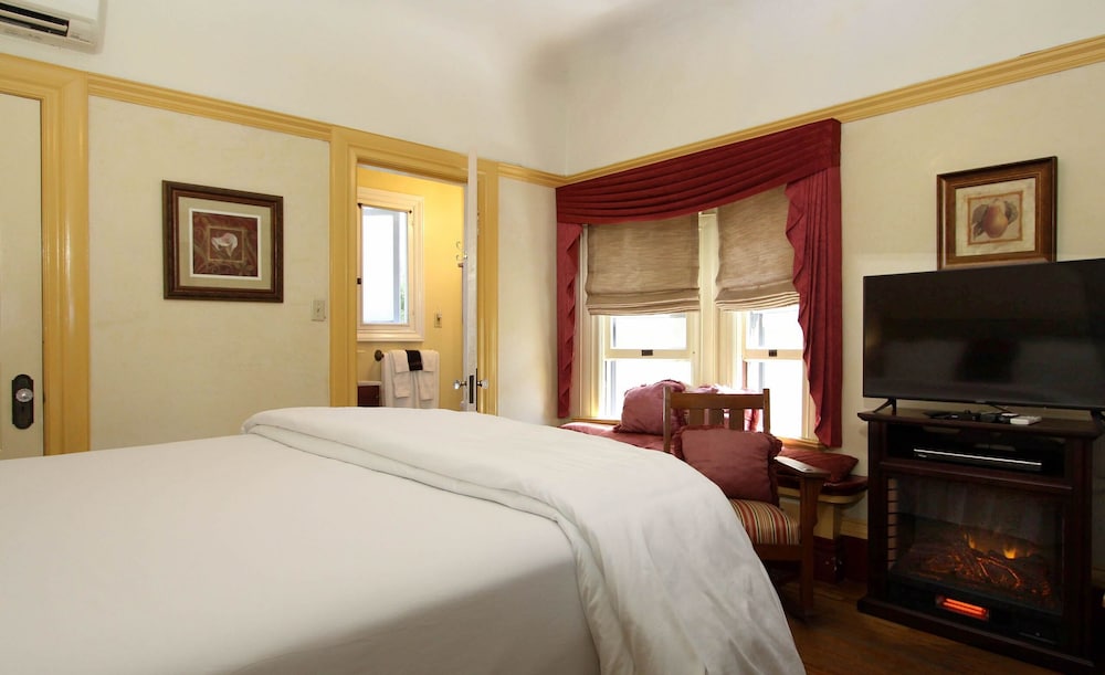 Oak, King Bed