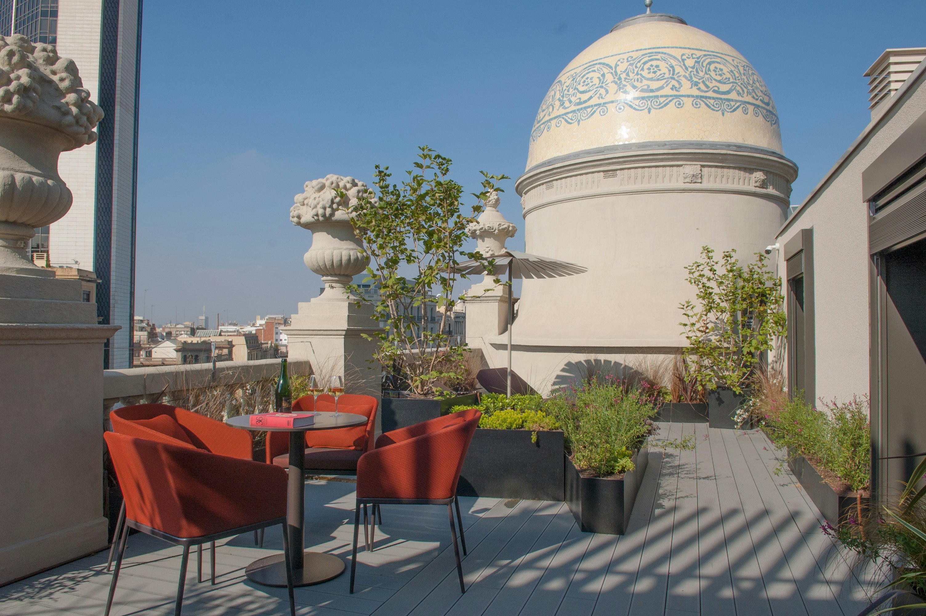CASAGRAND LUXURY SUITES 54/76