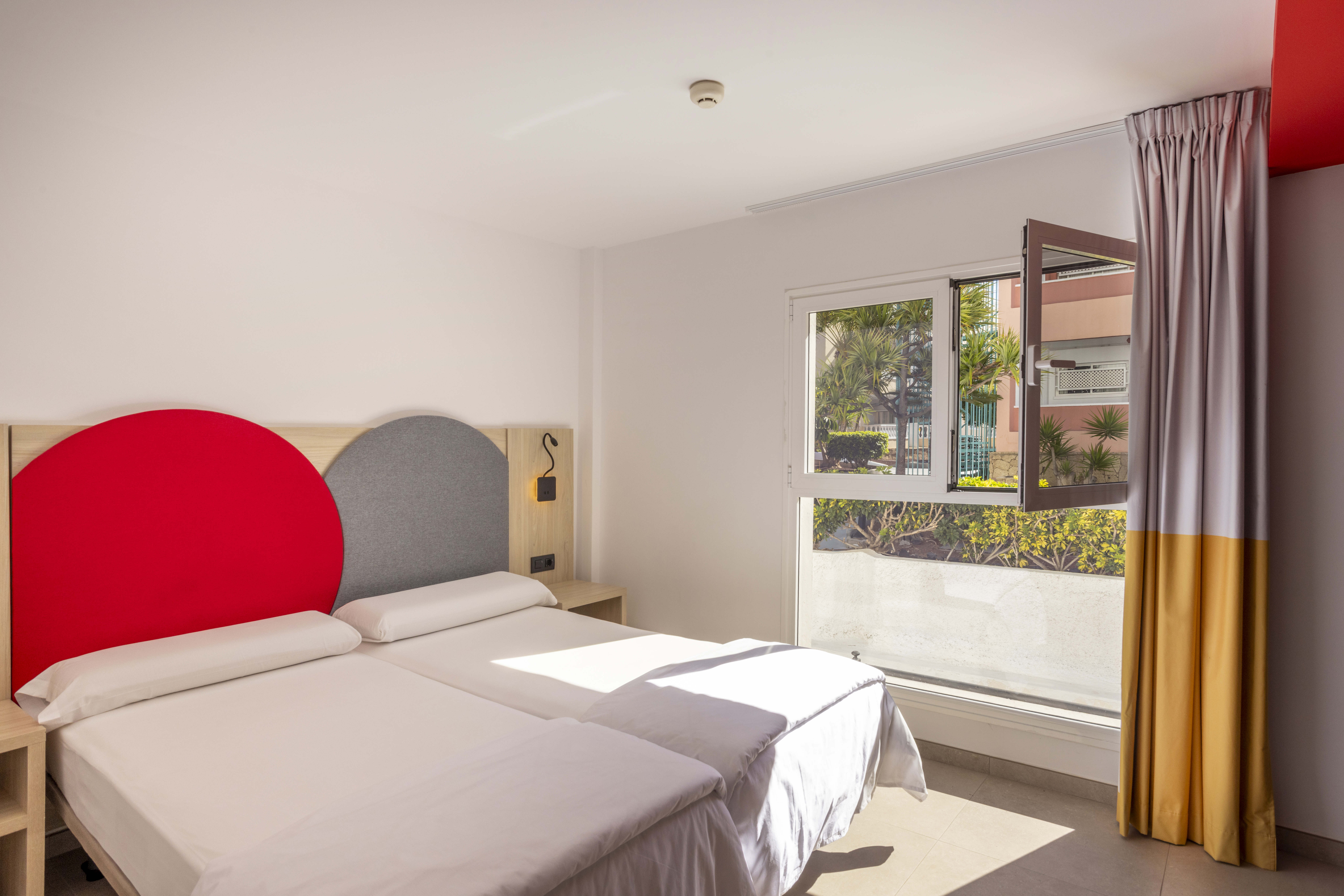 Sholeo Lodges Los Gigantes 12/50