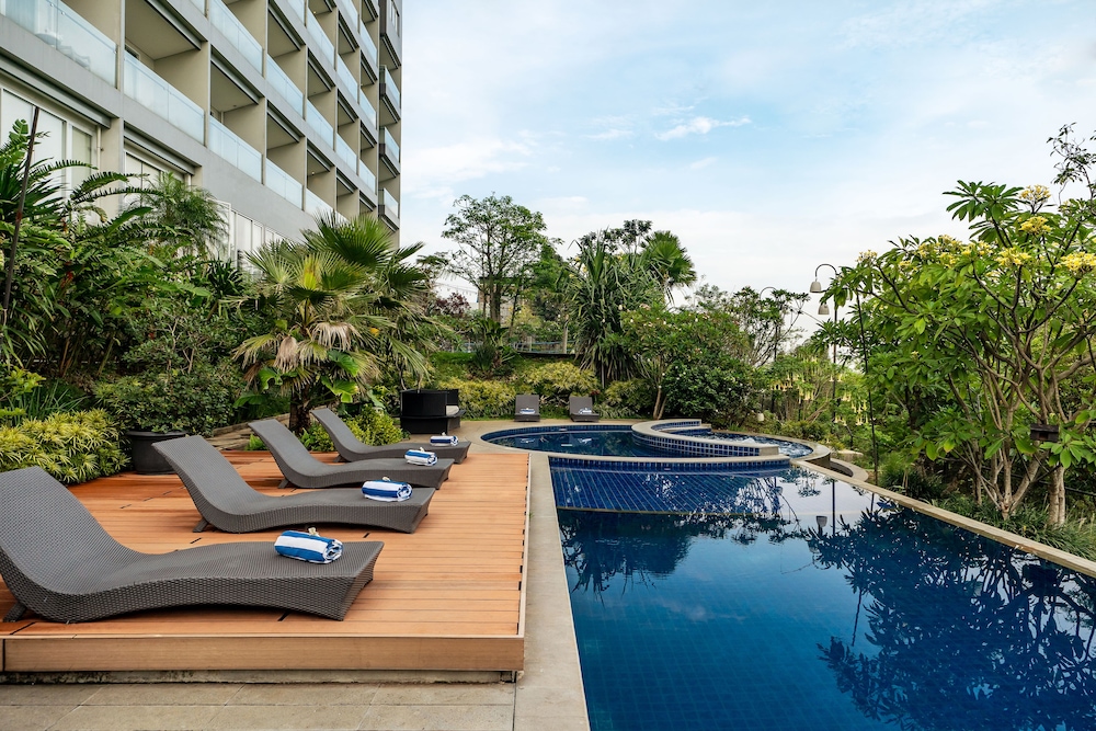 Clove Garden Hotel & Residence 55/58