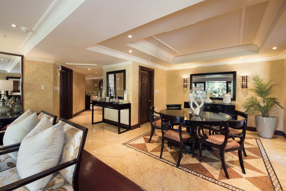The Cascades Hotel At Sun City Resort 25/50